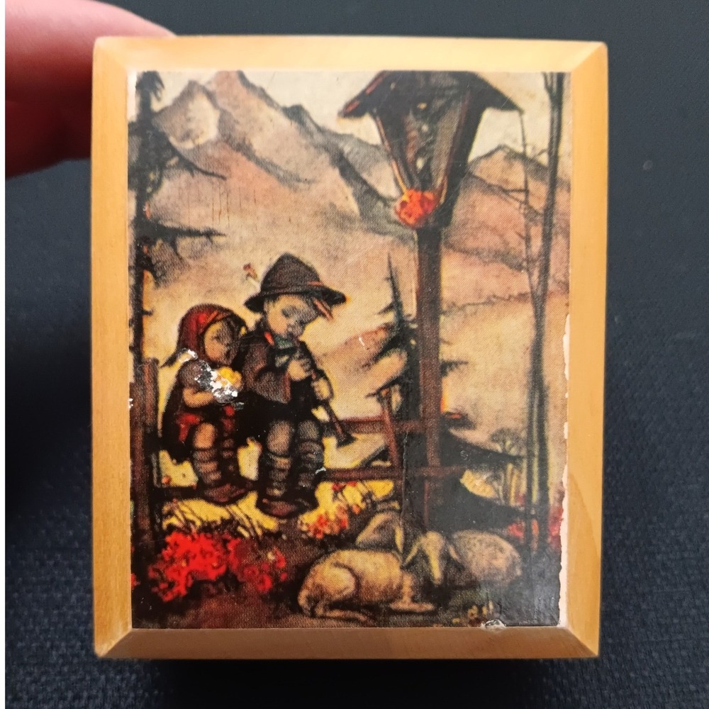 Vintage MAPSA Swiss Musical Movement Wood Box Edelweiss‎ Alpine Children Art